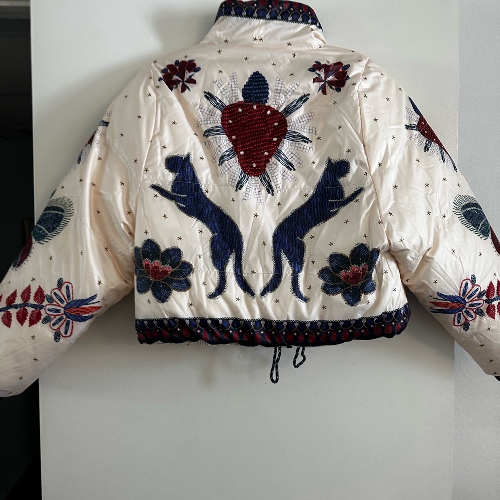 FARM Rio Cream Puffer Jacket with Bold Patterns - Picture 6 of 7